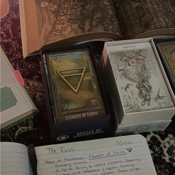 LIVE!!!!!! Oracle & Tarot Live Readings. Jewelry & Crystals 🧝🏻‍♀️🖤 - Picture 3 of 9